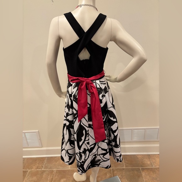WHBM Dress w Black and White Floral Skirt, Black Jersey Top, & Pink Waist Bow, 4 - Picture 6 of 12